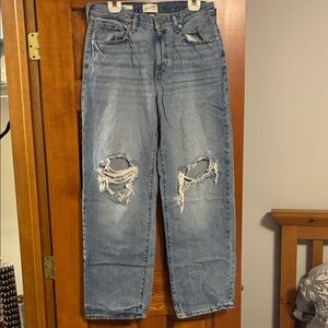 Universal Thread Distressed Blue Jeans 90S Baggy Size 10 R